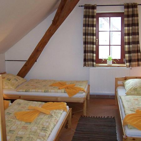 Restaurace a penzion U Lva Karlštejn Esterno foto