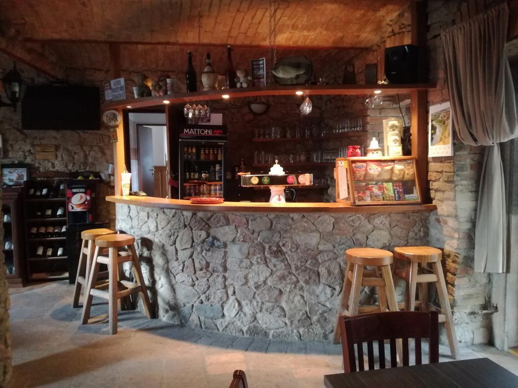 Restaurace a penzion U Lva Karlštejn Esterno foto