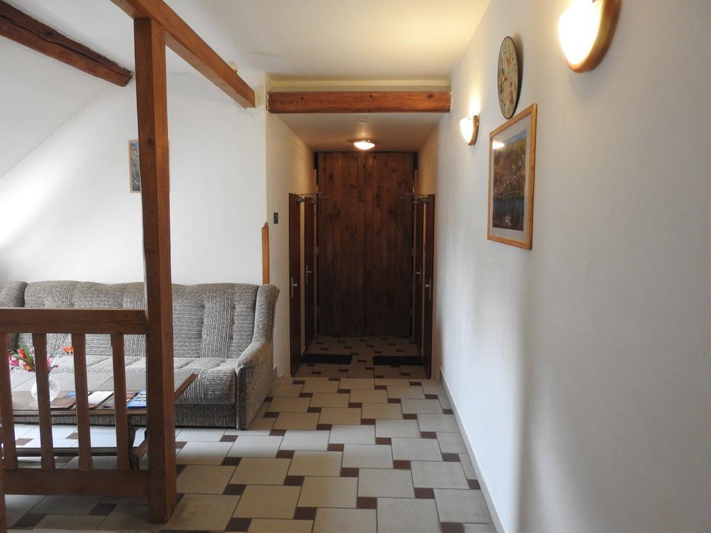 Restaurace a penzion U Lva Karlštejn Esterno foto