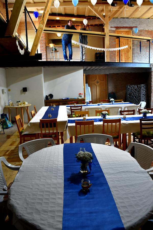 Restaurace a penzion U Lva Karlštejn Esterno foto